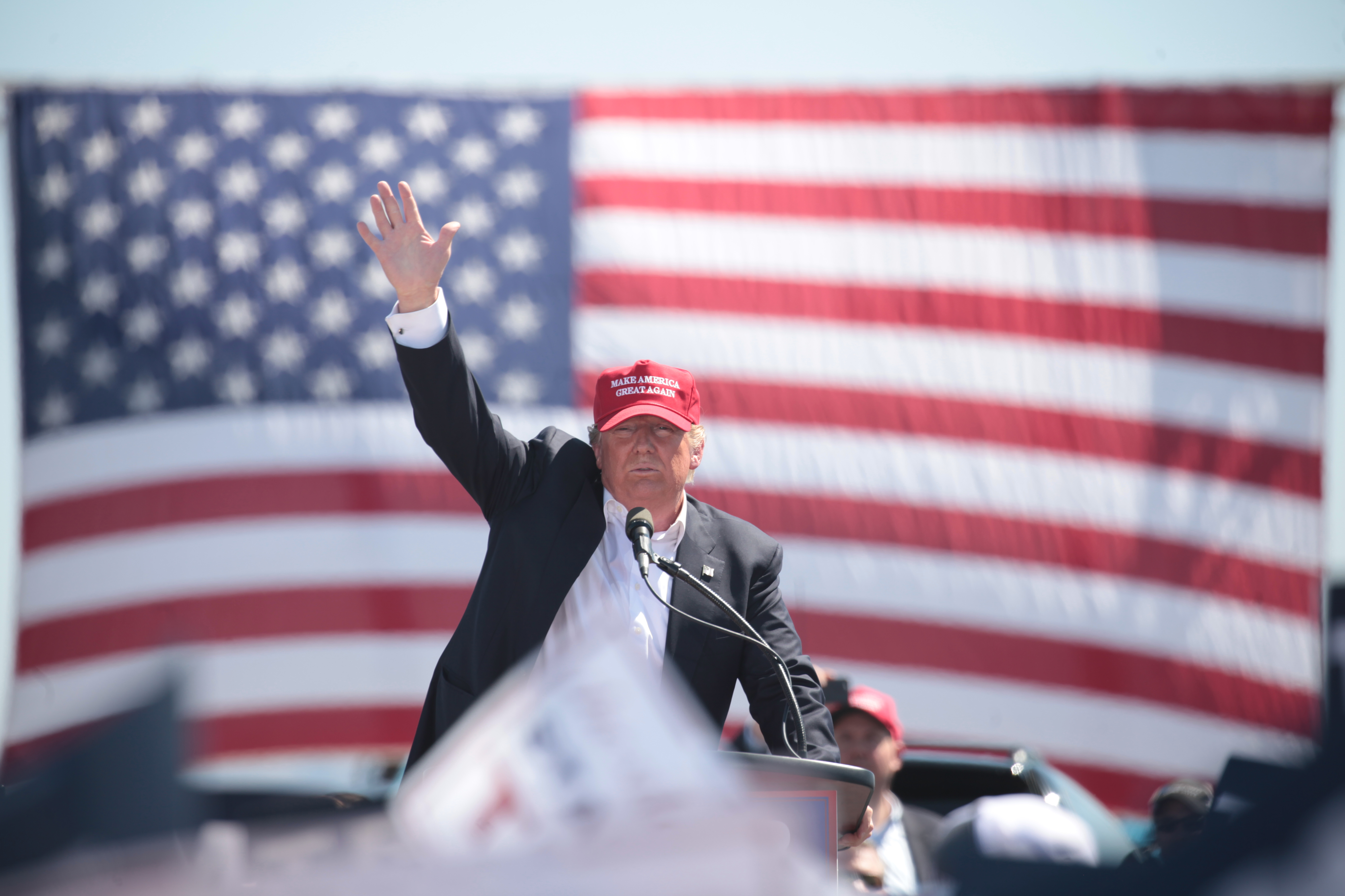 trump bandera