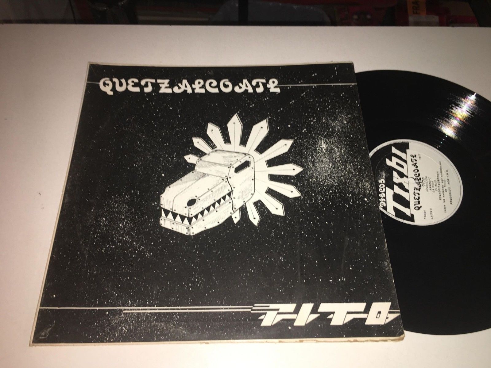 Tito - Quetzalcóatl