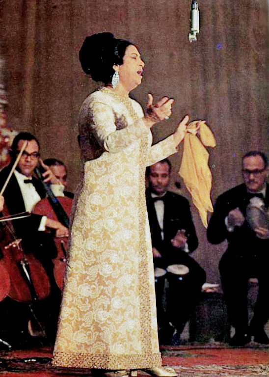 Una foto de la cantante egipcia en: Umm Kulthum que murió en 1975 a los 71 años.