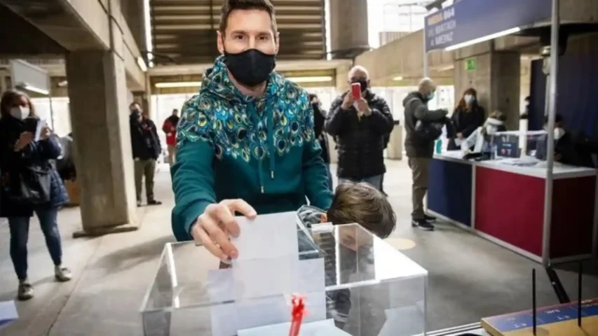 Messi ejerciendo su derecho a votar