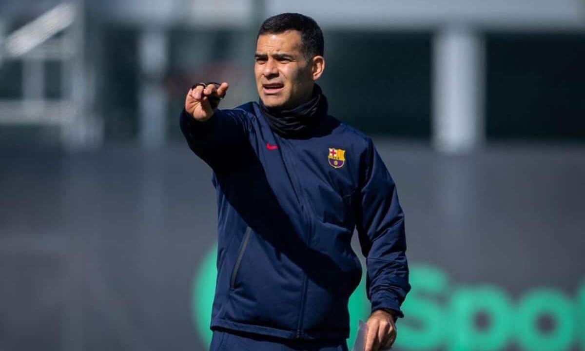 Rafael Márquez entrenando al Barcelona