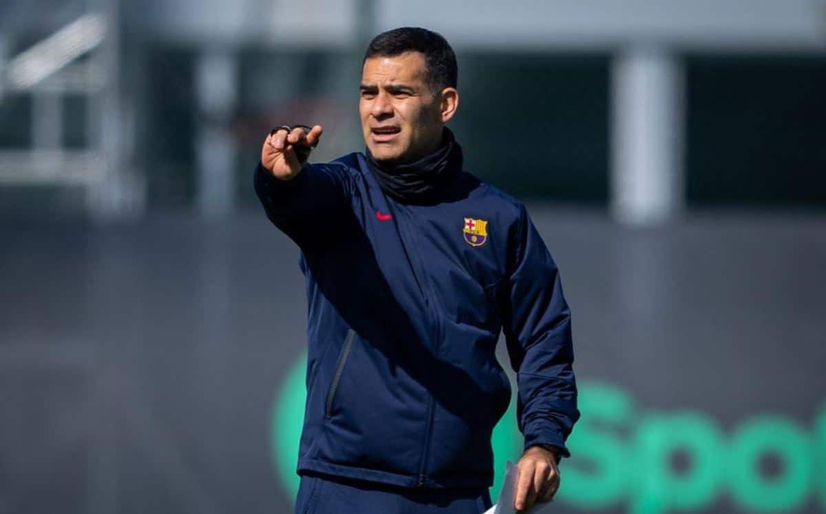 Rafael Márquez entrenando al Barcelona
